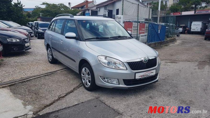 2012' Skoda Fabia Combi photo #2