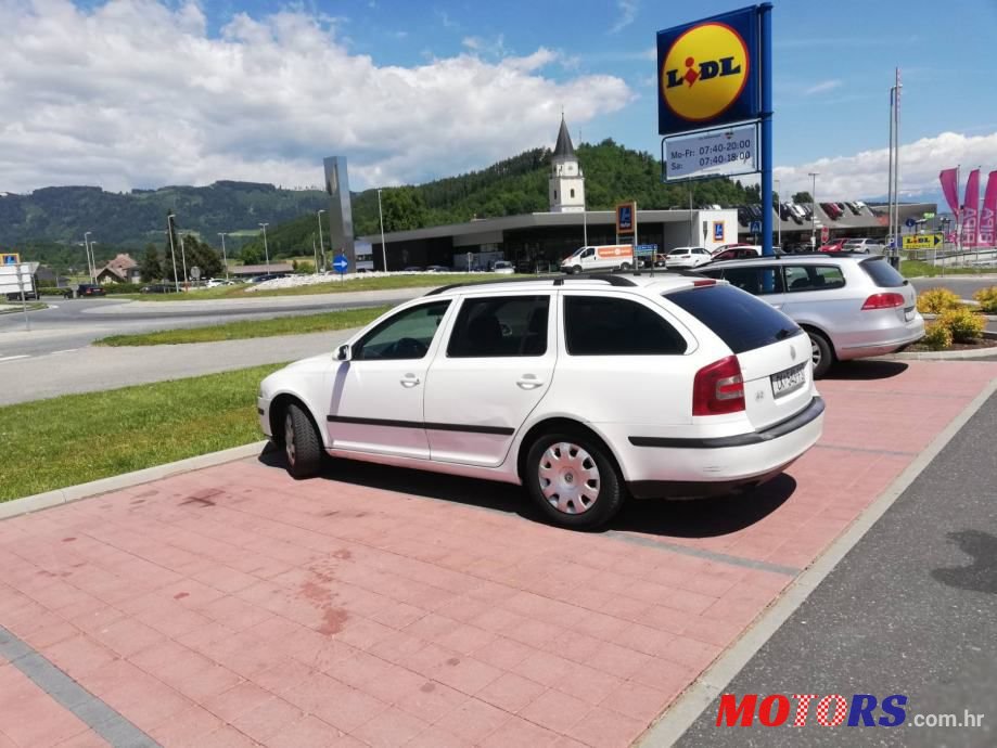 2007' Skoda Octavia Combi photo #2
