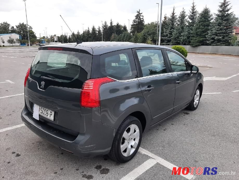 2010' Peugeot 5008 1,6 Hdi photo #6