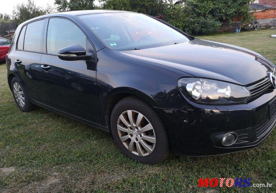 2010' Volkswagen Golf VI 1,6 Tdi photo #1