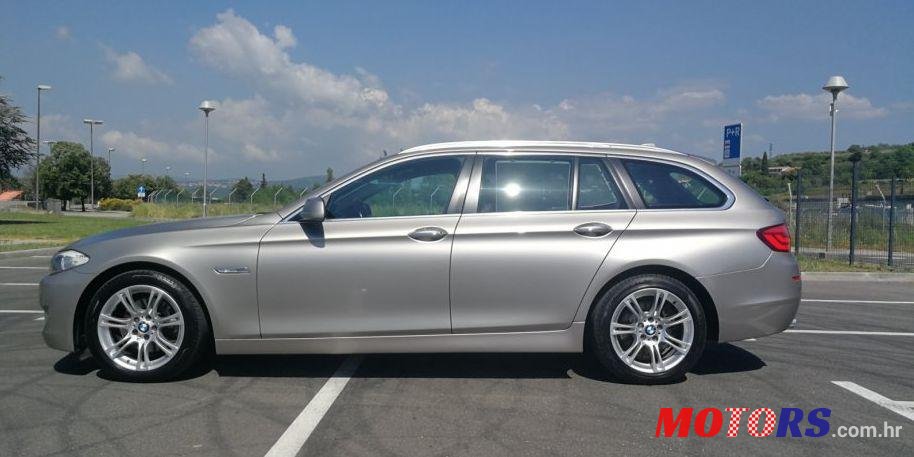2011' BMW Serija 5 Touring 520D photo #1