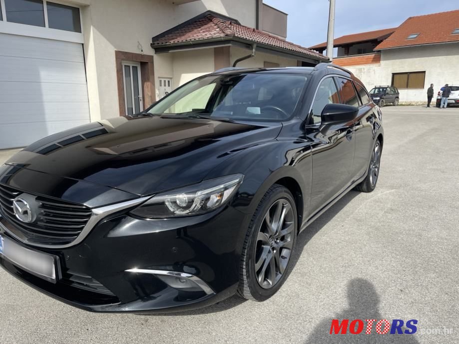 2017' Mazda 6 Sport Combi photo #2