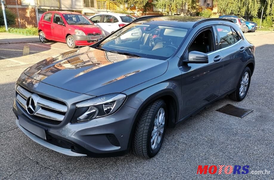 2016' Mercedes-Benz GLA 200 D photo #1