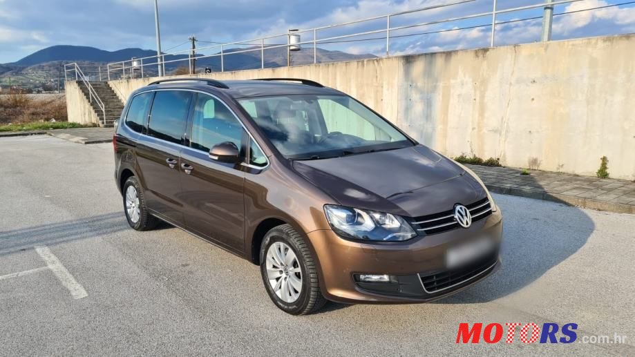 2012' Volkswagen Sharan photo #4