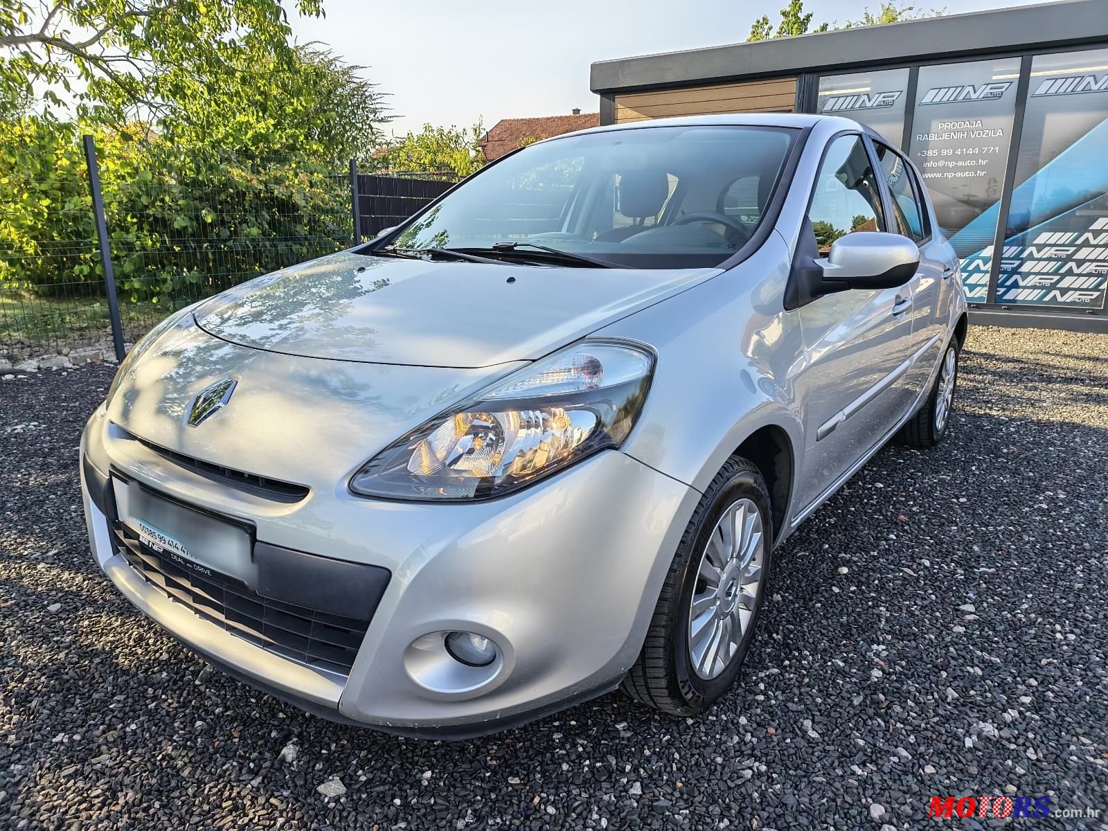 2011' Renault Clio 1,2 16V photo #1