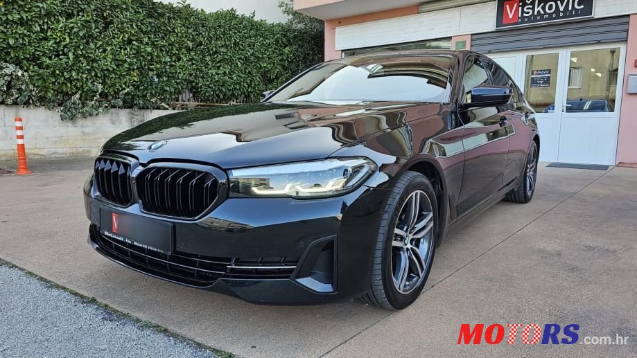 2020' BMW Serija 5 520D Xdrive photo #1
