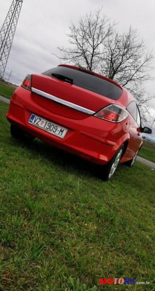 2011' Opel Astra 1,4 16V photo #1