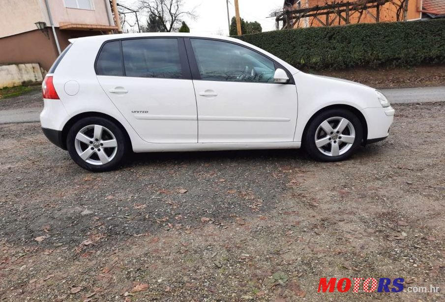 2008' Volkswagen Golf 5 1,9 Tdi photo #1