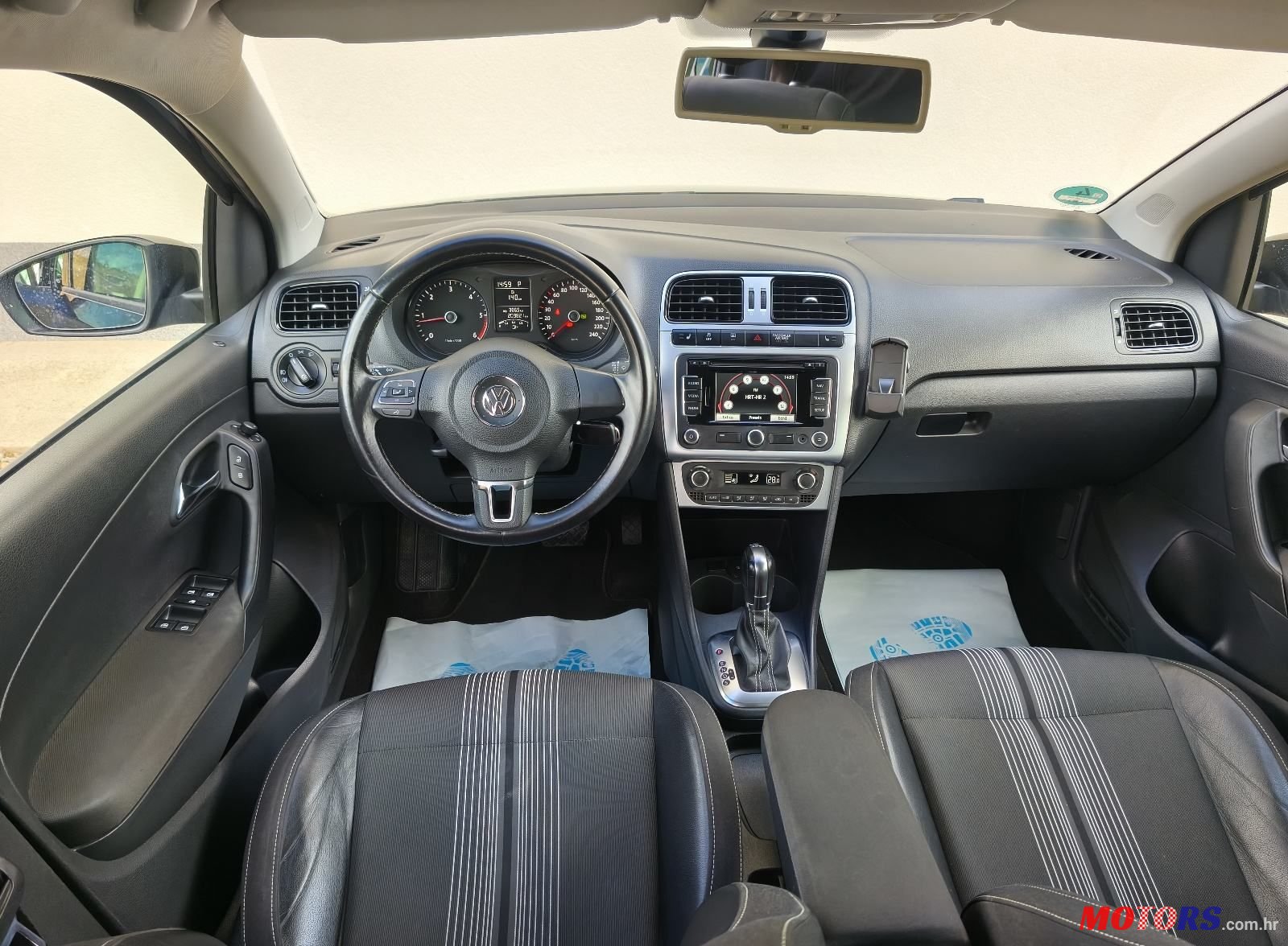 2013' Volkswagen Polo 1,6 Tdi photo #2