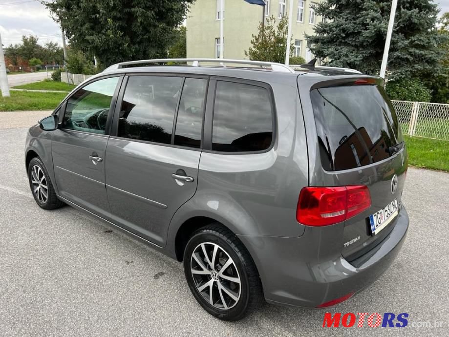 2015' Volkswagen Touran 1,6 Tdi photo #3