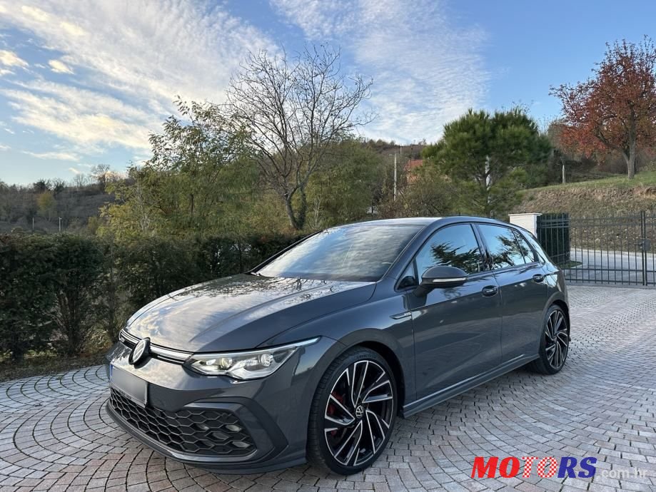 2021' Volkswagen Golf 8 2,0 Tdi photo #3