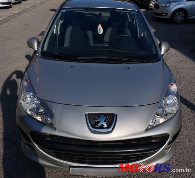 2006' Peugeot 207 1,4 Hdi photo #2