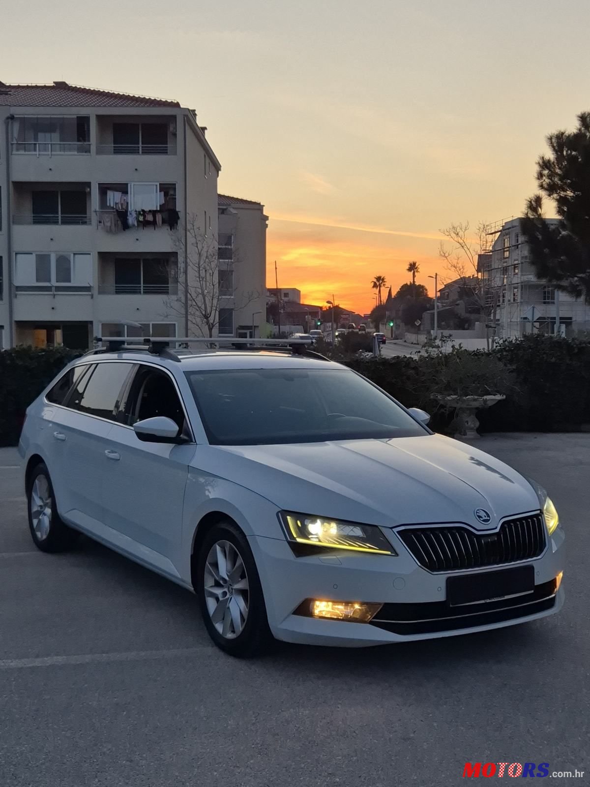 2017' Skoda Superb Combi photo #2