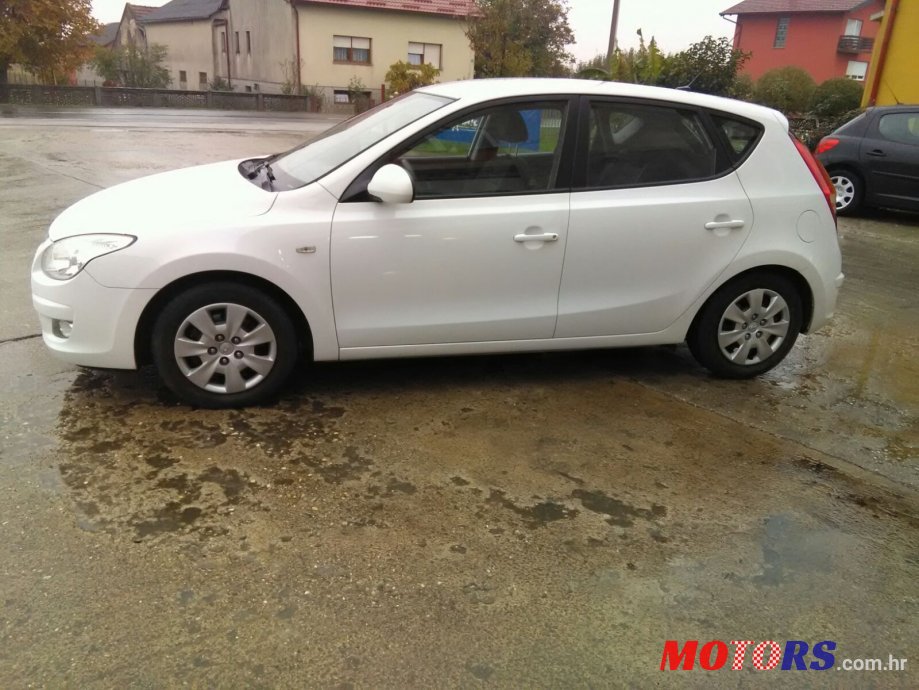 2008' Hyundai i30 photo #1