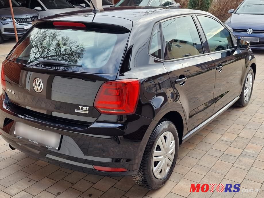 2016' Volkswagen Polo photo #6