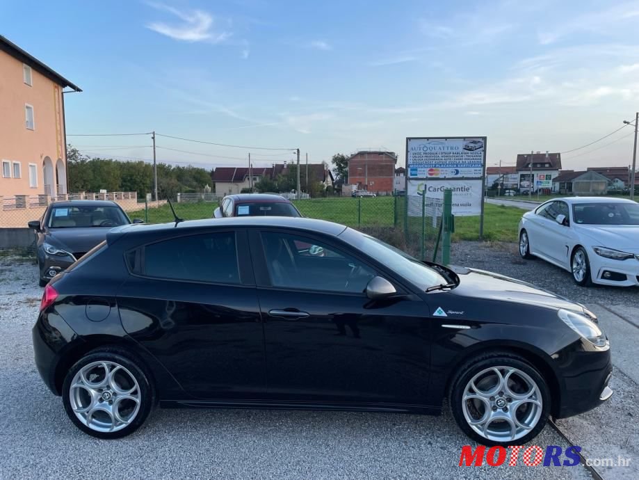 2016' Alfa Romeo Giulietta 2,0 photo #4