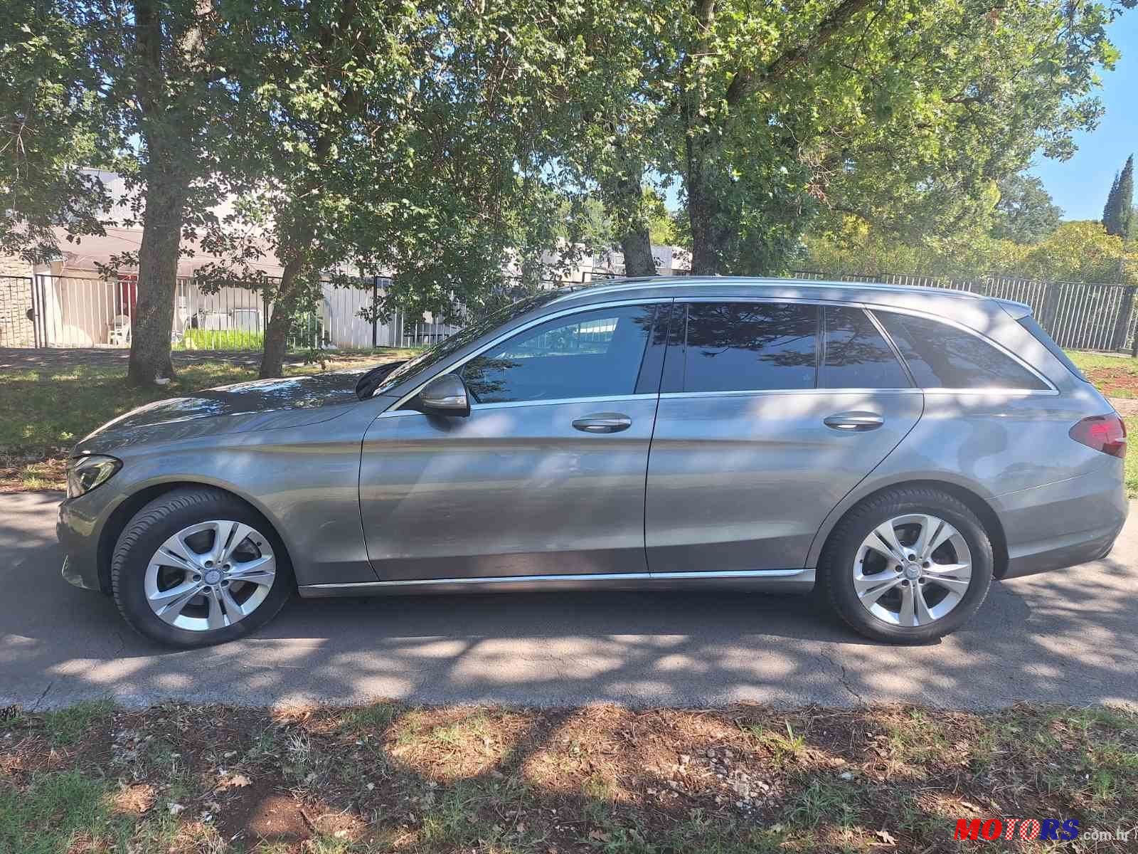 2015' Mercedes-Benz C-Klasa C 300 H T photo #2