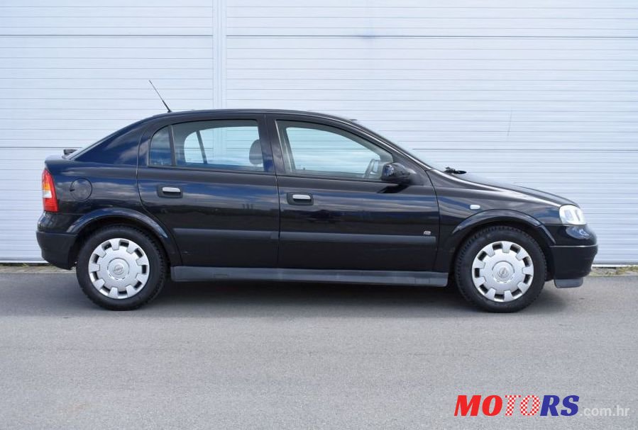 2006' Opel Astra 1,4 16V photo #1