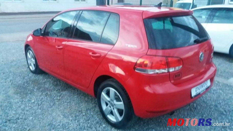 2011' Volkswagen Golf VI 1,6 Tdi photo #1