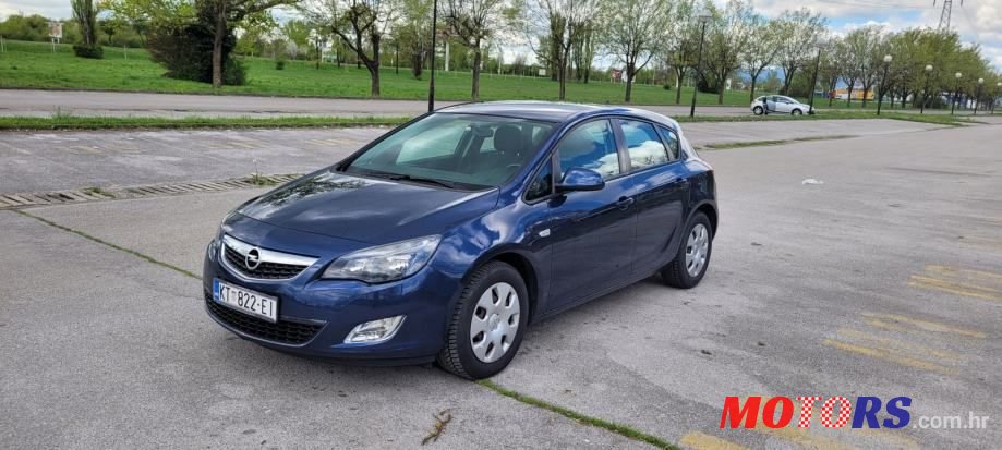 2012' Opel Astra 1,7 Cdti photo #1