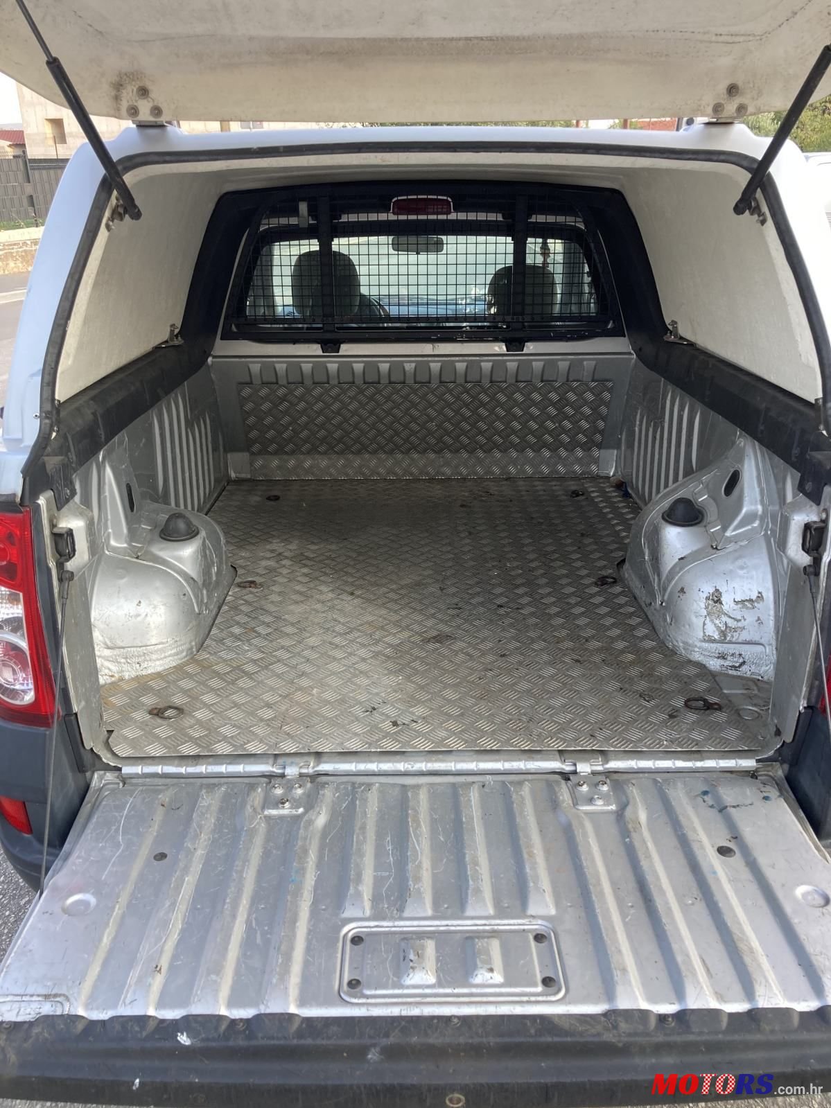 2011' Dacia Logan 1,6 photo #5