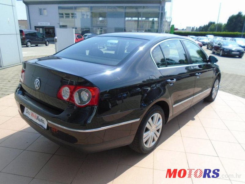 2007' Volkswagen Passat photo #2