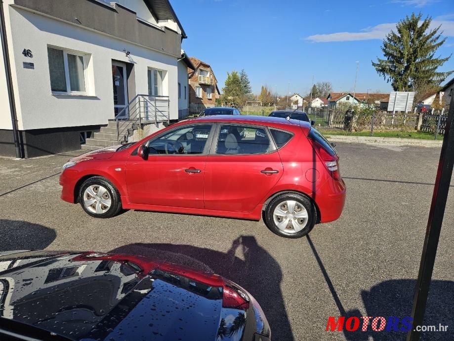 2011' Hyundai i30 1,6 Crdi photo #6