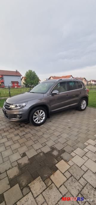 2016' Volkswagen Tiguan photo #3