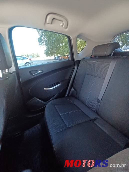 2010' Opel Astra Sport photo #6