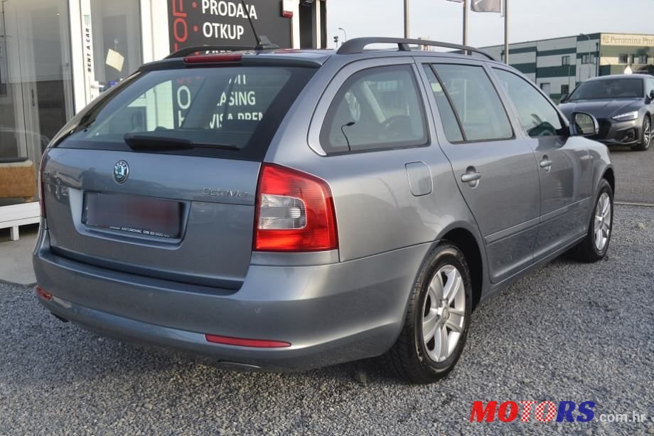 2013' Skoda Octavia Combi photo #6