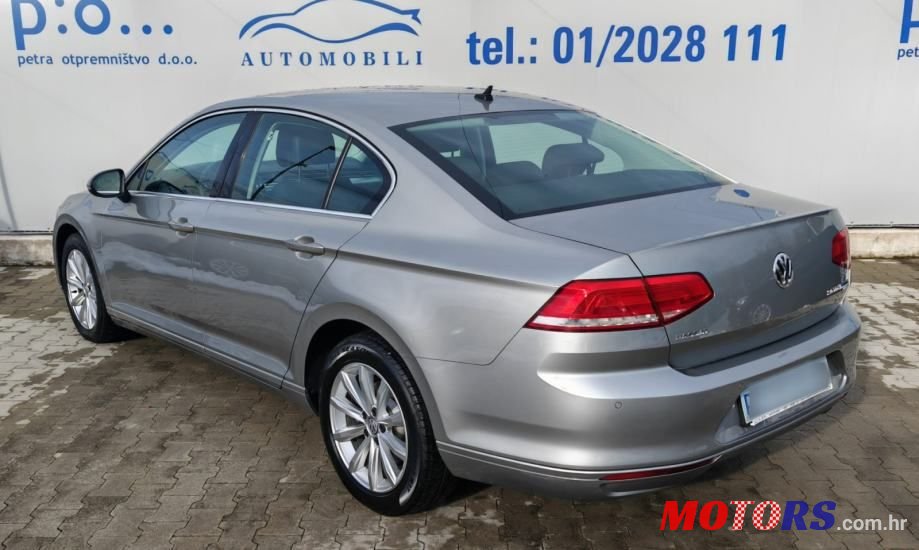 2017' Volkswagen Passat photo #4