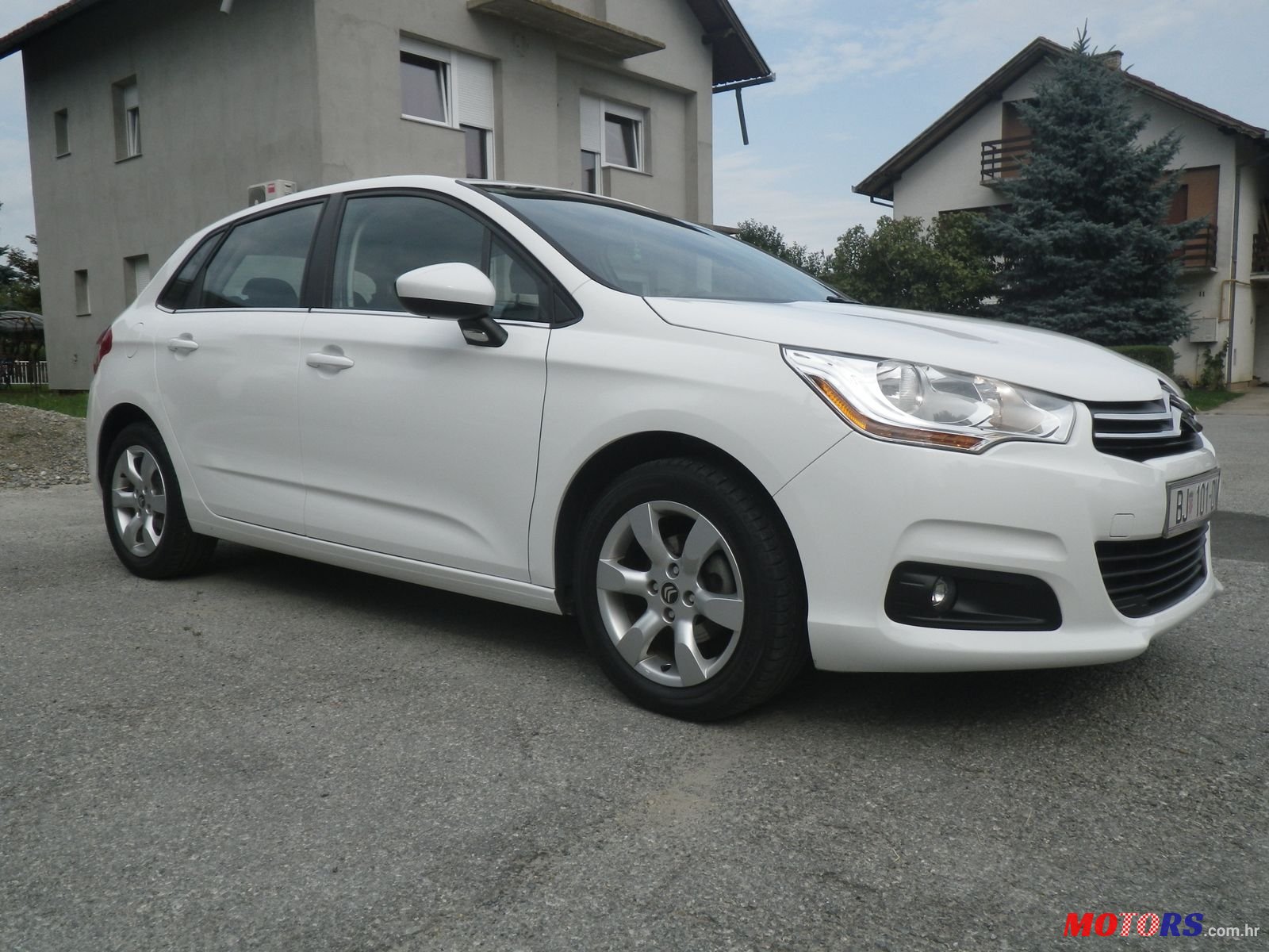 2014' Citroen C4 photo #3