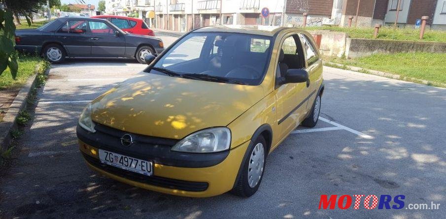 2002' Opel Corsa Club 12V photo #1