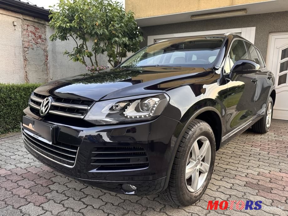 2012' Volkswagen Touareg photo #2