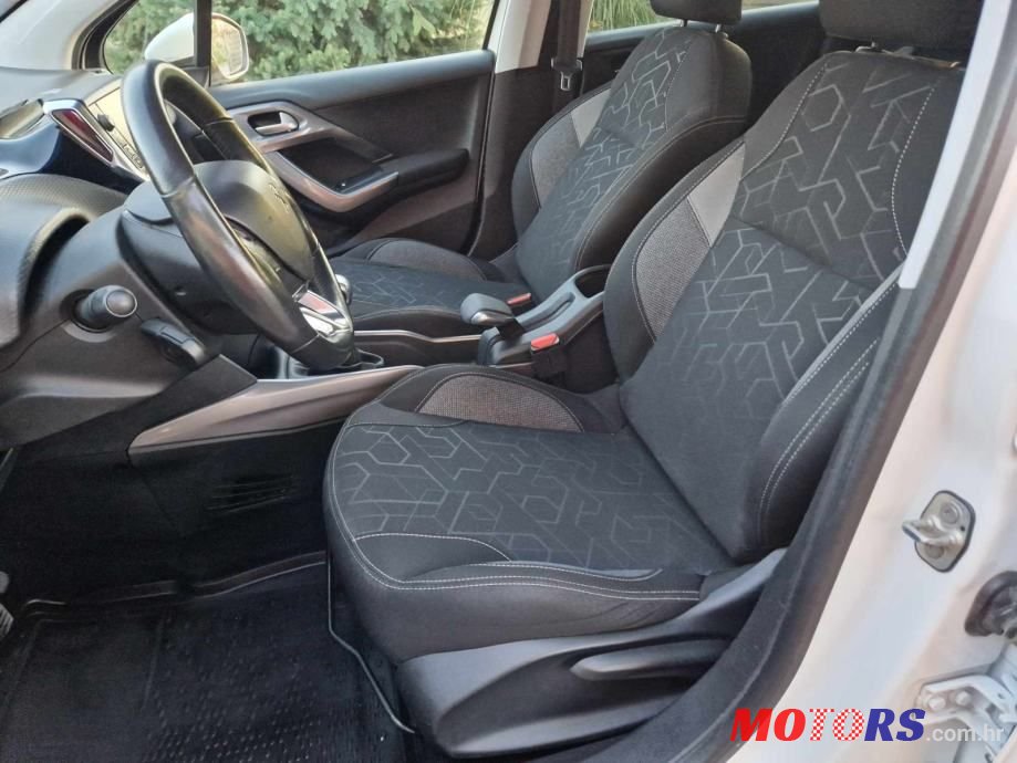 2018' Peugeot 2008 1,5 Bluehdi photo #6