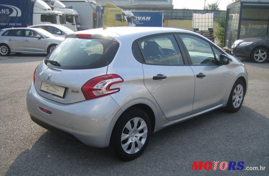 2014' Peugeot 208 1,4 Hdi photo #1