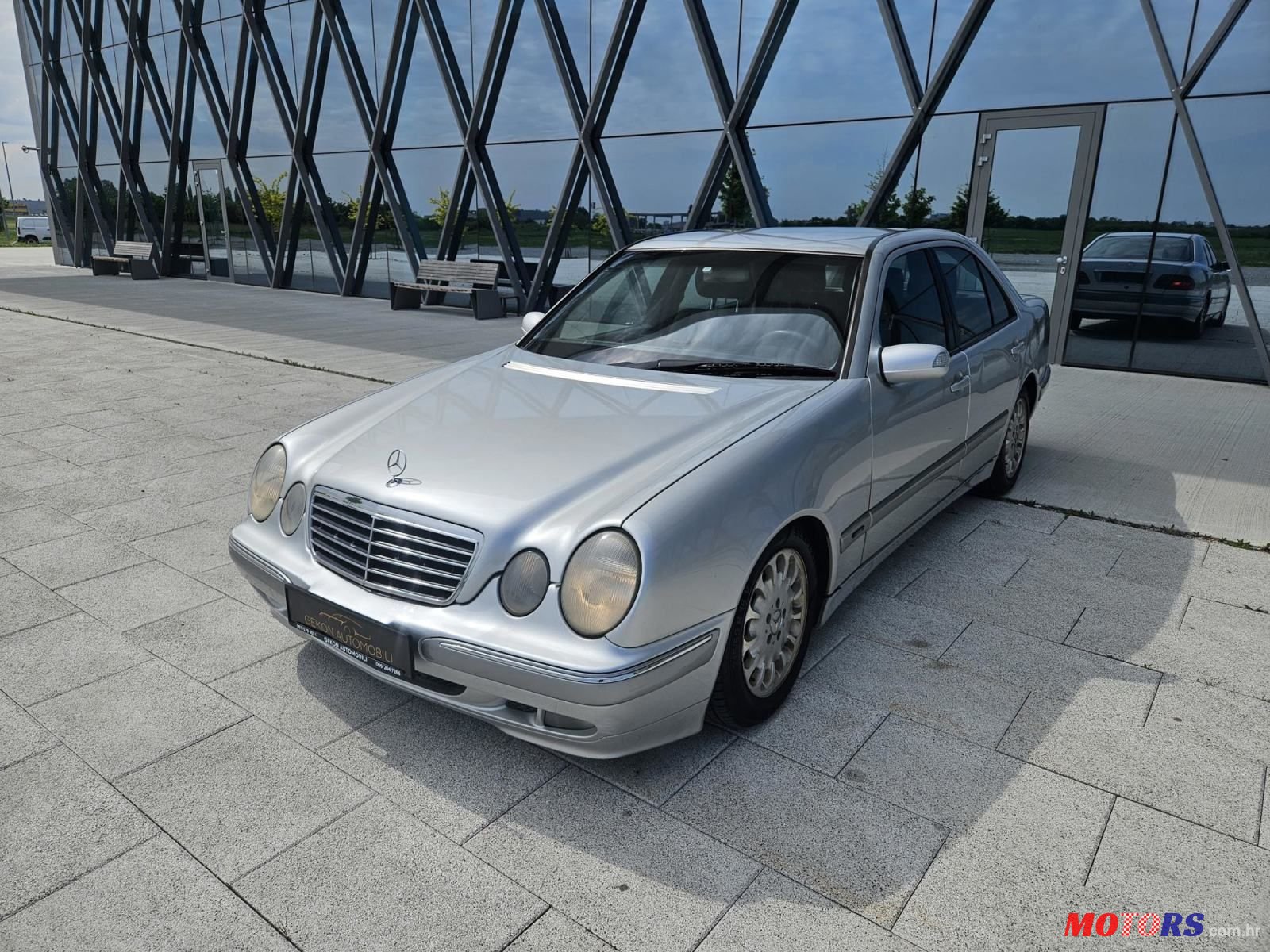 2001' Mercedes-Benz E-Klasa 220 photo #1