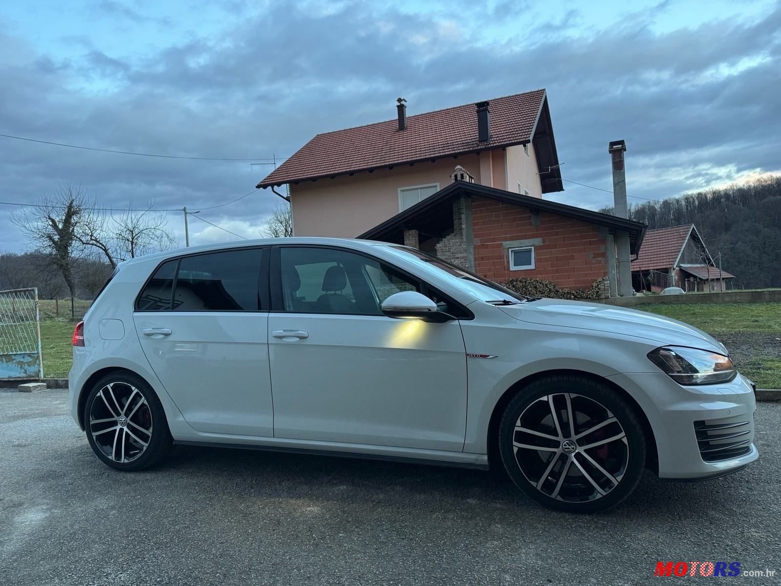 2015' Volkswagen Golf VII 2.0 Tdi Gtd photo #2