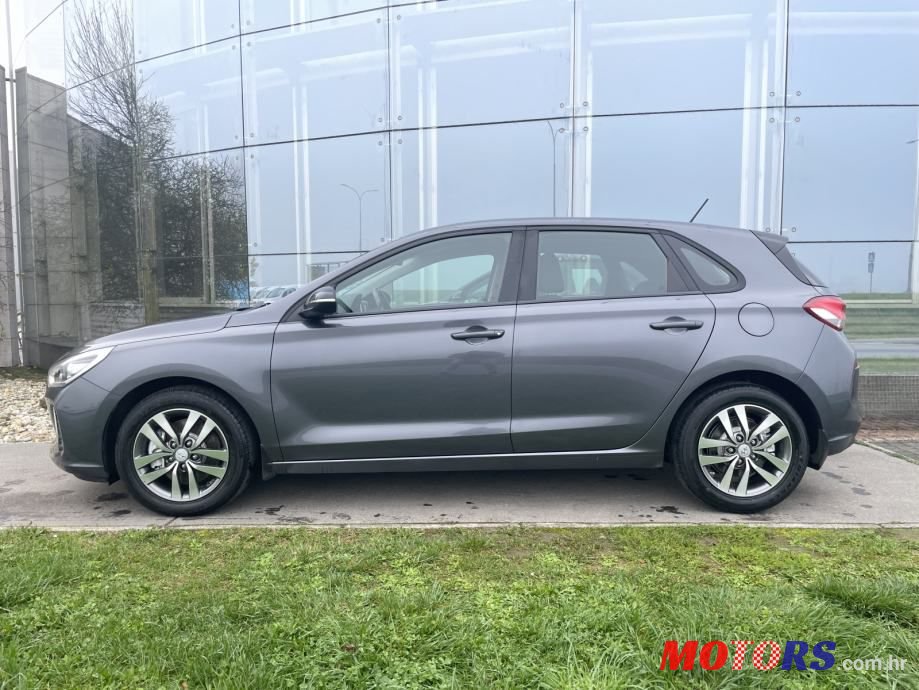 2018' Hyundai i30 1.6 Crdi photo #2