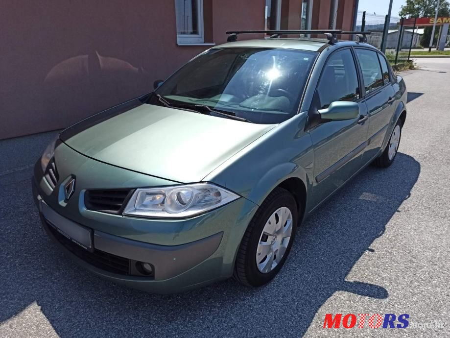 2008' Renault Megane photo #2