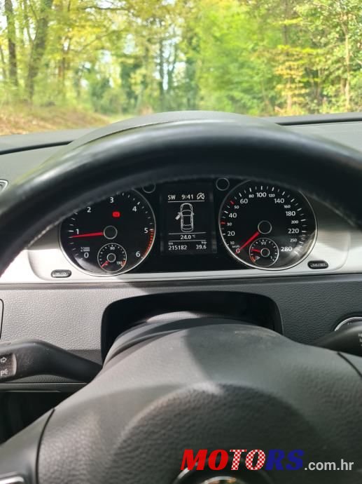 2012' Volkswagen Passat photo #2