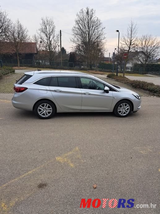 2019' Opel Astra photo #3