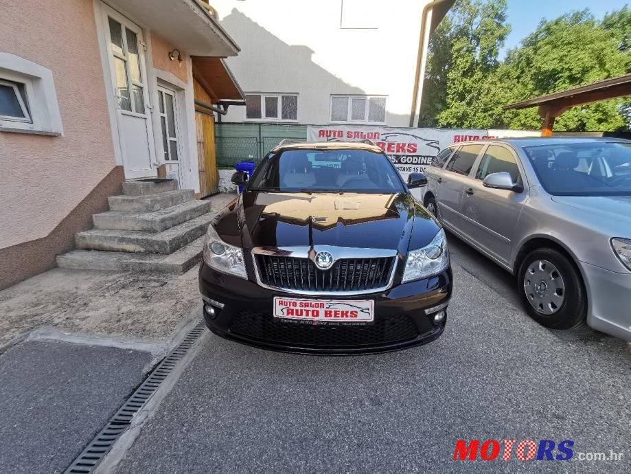 2010' Skoda Octavia Combi photo #2