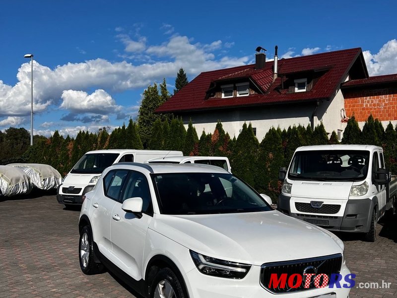 2020' Volvo XC40 D3 photo #2