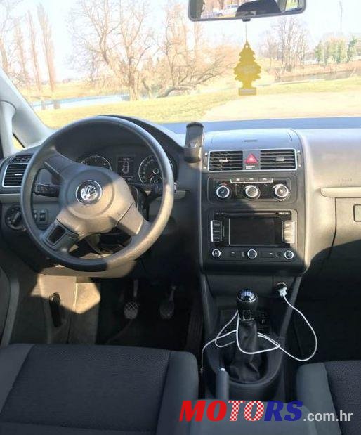 2013' Volkswagen Touran 1,6 Tdi photo #1