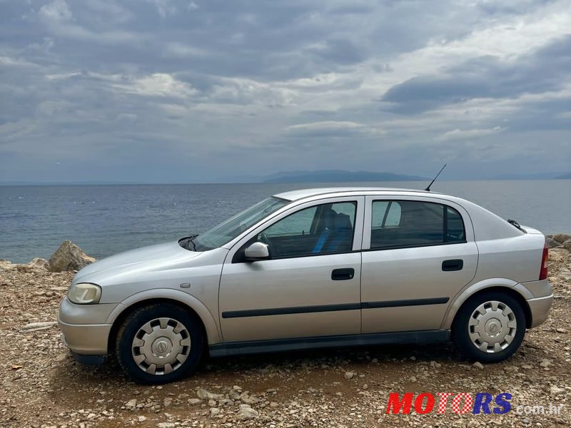 2004' Opel Astra Classic 1,6 photo #2
