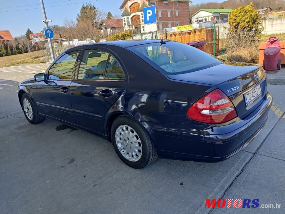 2003' Mercedes-Benz E-Klasa photo #6