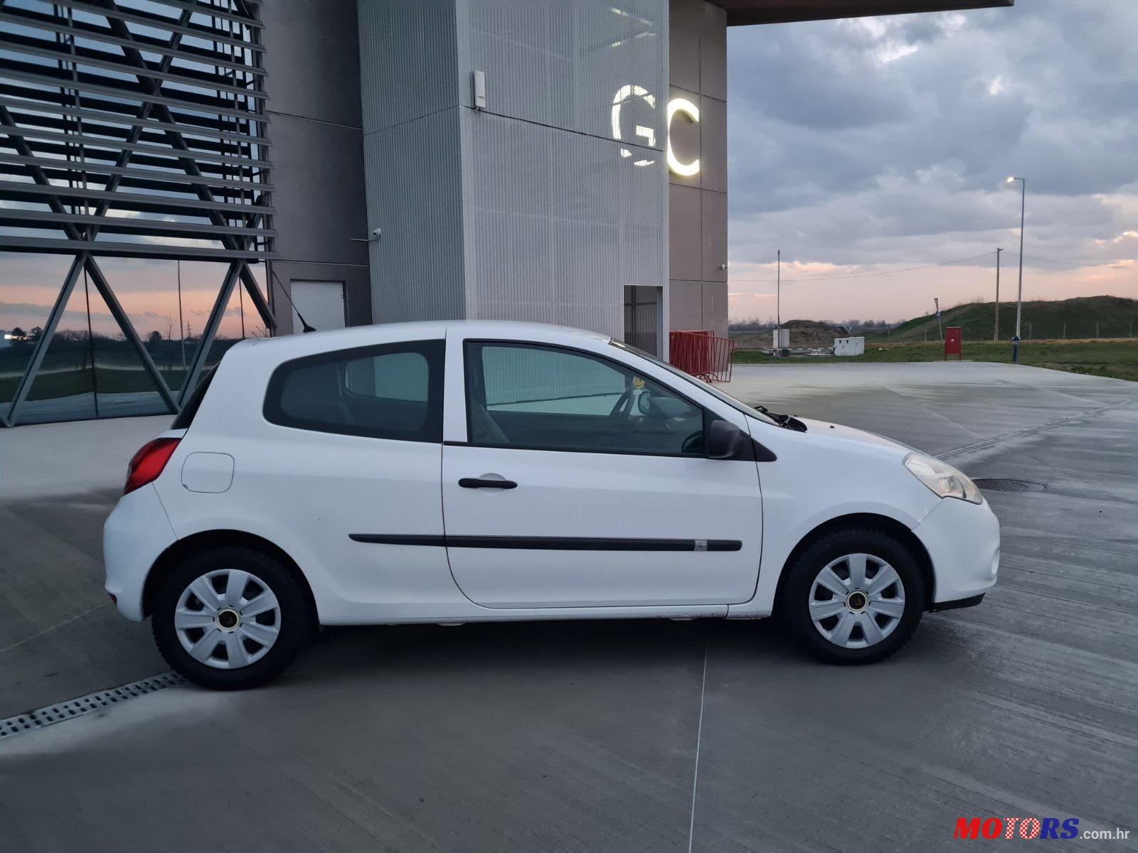 2010' Renault Clio 1,5 Dci photo #6