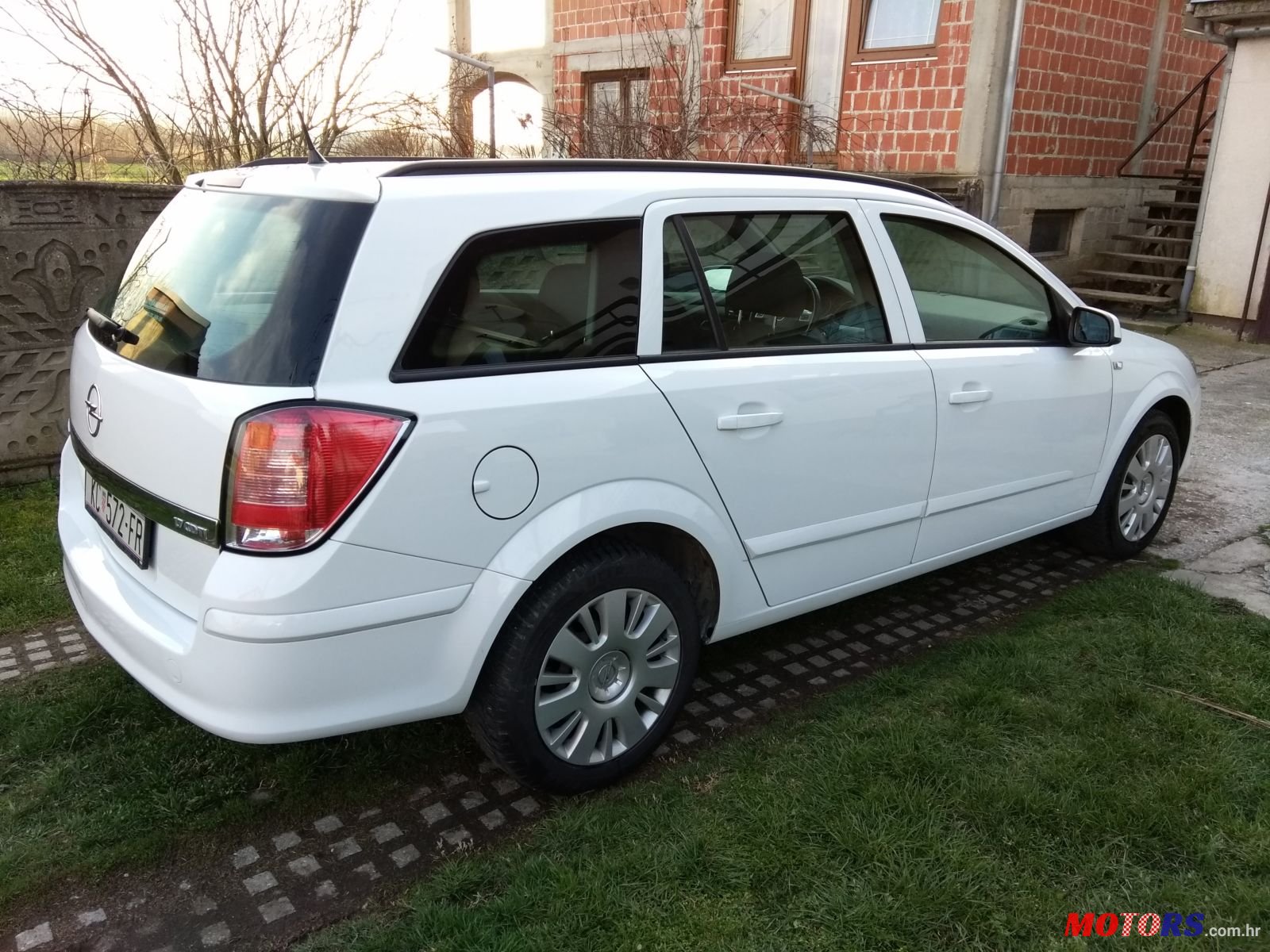 2009' Opel Astra H photo #6