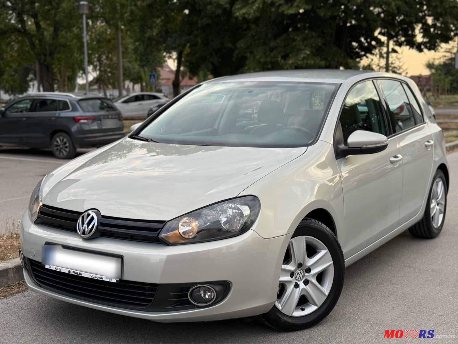 2011' Volkswagen Golf VI 1,6 Tdi photo #1